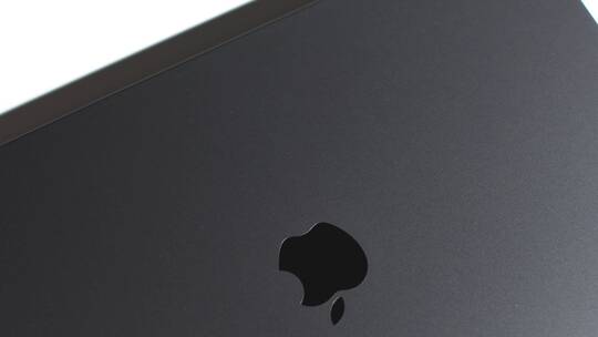 全新苹果电脑的高角度拍摄