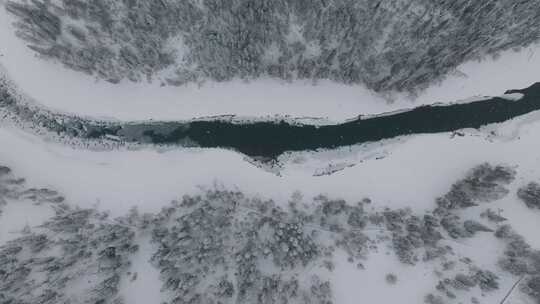 航拍新疆喀纳斯河雪景