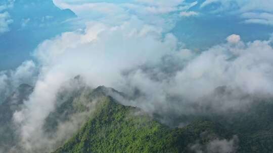 秦岭云海山脉