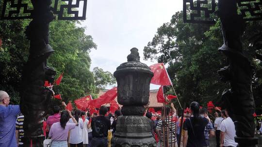 泉州开元寺香炉烧香