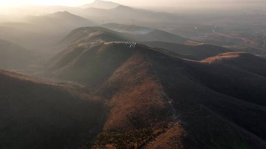 自然风光视频中国西部逆光高原湖泊高山阳光