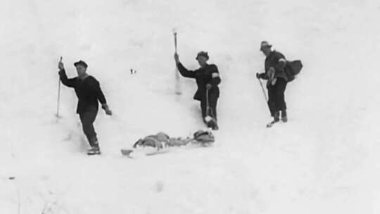 50-60年代冰雪寒冷凝冻城市积雪居民取暖