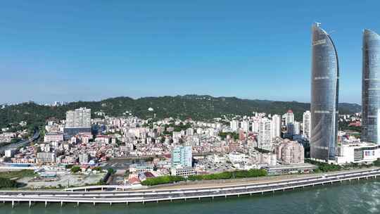 厦门双子塔航拍世茂海峡大厦城市建筑风光