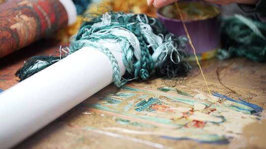 非遗艺术家手艺匠人布料刺绣花创作视频素材模板下载