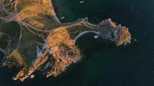 空中海角Burkhan是贝加尔湖上Olkhon岛西海岸的一个海角