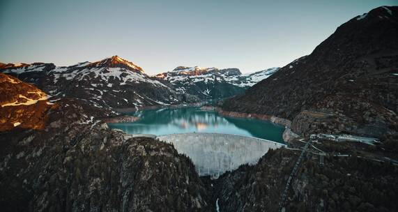 无人机拍摄美丽的湖景