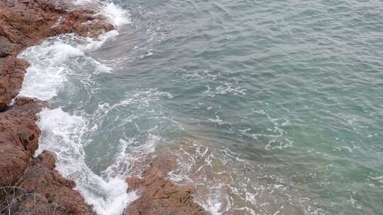 深圳海岸线-大梅沙礁石风起浪涌