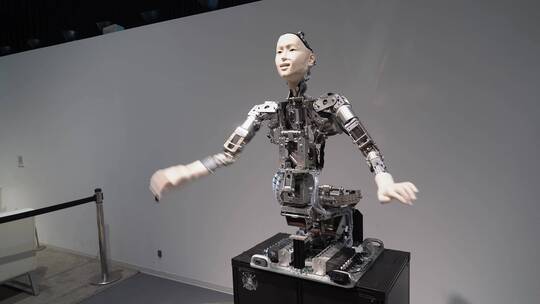 手舞足蹈的人脸机器人视频素材模板下载