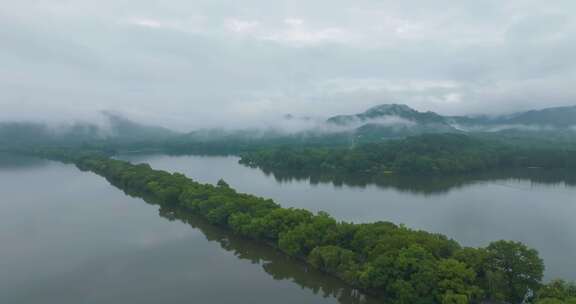 杭州西湖烟雨苏堤三潭印月雷峰塔