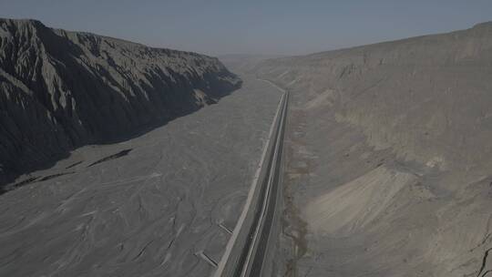 新疆-独山子大峡谷-山脉-公路 (2)
