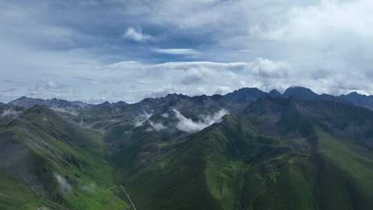 航拍四川阿坝黑水雅克夏高山草甸风光