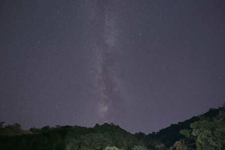 贵州独山夹缝岩星空延时