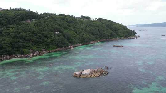 无人机在塞舌尔群岛印度洋拉迪格岛风景优美