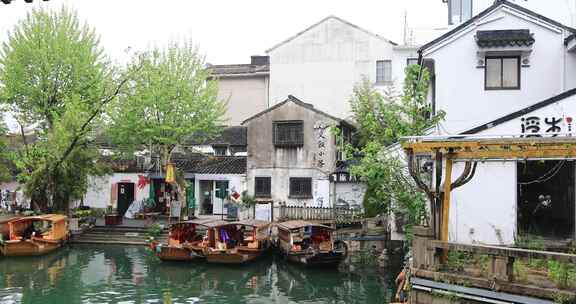 清晨春雨谷雨江南水乡古街 苏州平江路