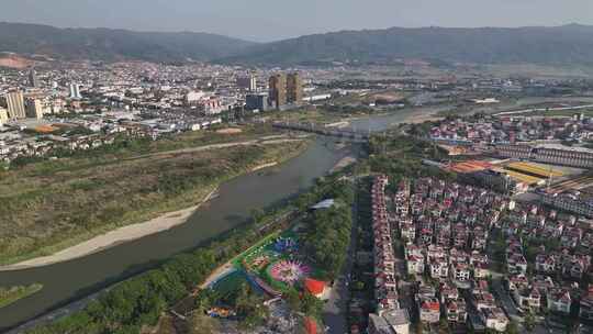 云南德宏瑞丽市姐告口岸国门景区航拍景观