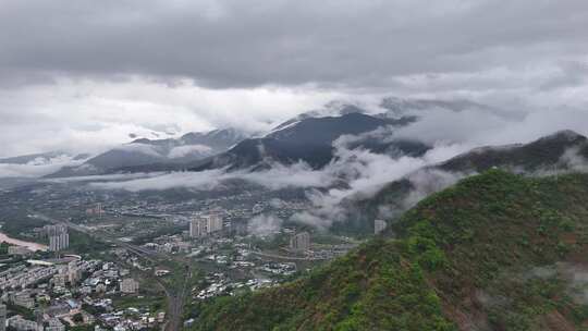 边缘城市雨后航拍