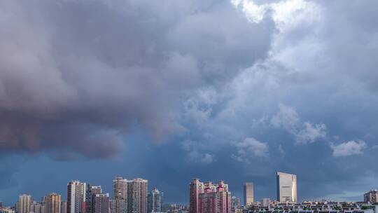 广州城市建筑与天空乌云密布延时风光