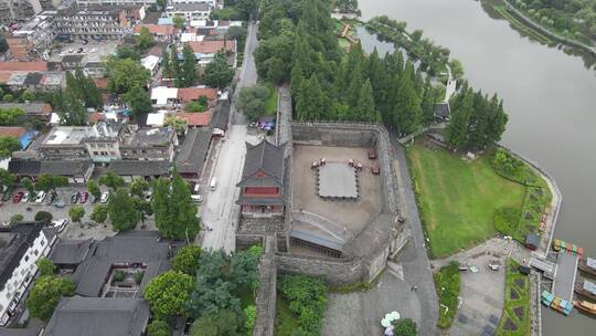 航拍湖北荆州古城历史文化旅游区东门景区