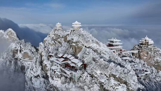 河南老君山景区雪后云海民宿航拍