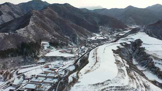 4K航拍农村雪景  白雪皑皑村庄