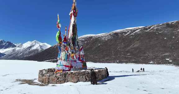 高原 雪山