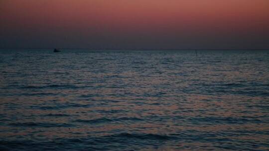 傍晚海边的夕阳