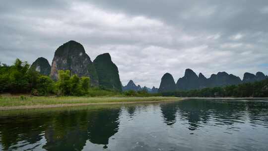 广西桂林山水阳朔漓江