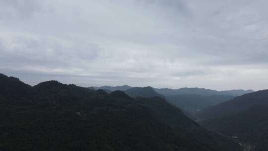 四川周边眺远山、山川巍峨