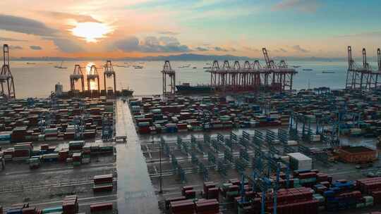 广州南沙港航拍港口日出集装箱码头清晨