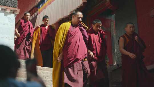 扎什伦布寺建筑-人文-僧侣视频素材模板下载