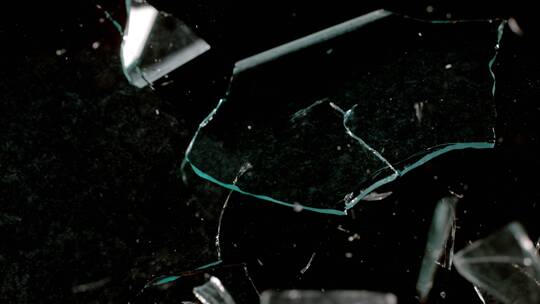击打玻璃破碎掉落 (2)视频素材模板下载