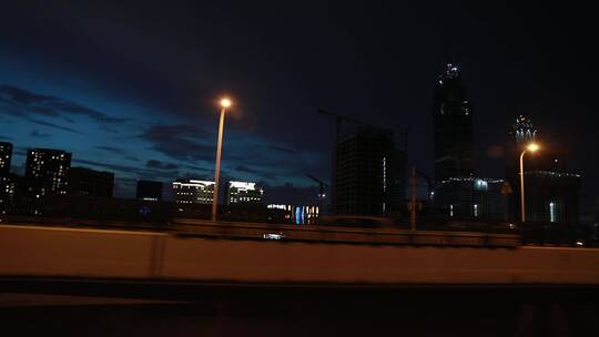 城市傍晚高架路夜景