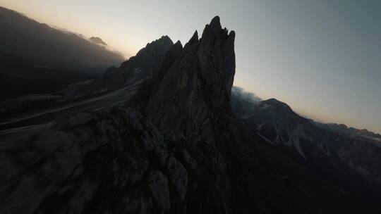 航拍的意大利阿尔卑斯山景观视频素材模板下载