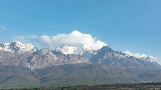 4kDJI航拍运镜远景近景自由雪山