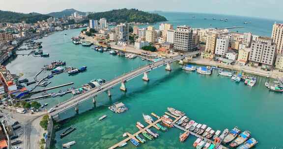 惠州双月湾港口航拍渔船停靠港湾