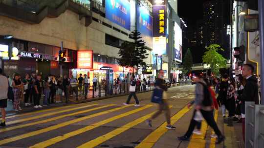 香港斑马线行人过马路红绿灯路口人行横道