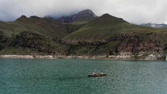 湖，山，船，科布尔