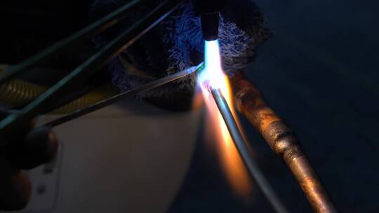 施工 工人 焊接 空调焊接 烧焊 乙炔 工程