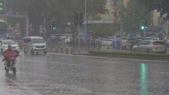 2023广州海珠区端午暴雨下雨街道马路合集