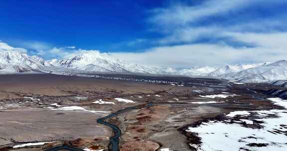 航拍新疆南疆白沙湖雪后美丽风光