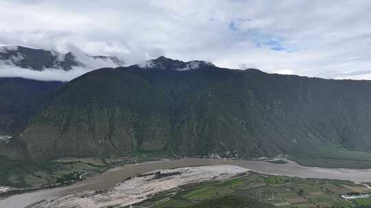 西藏林芝雅鲁藏布江航拍