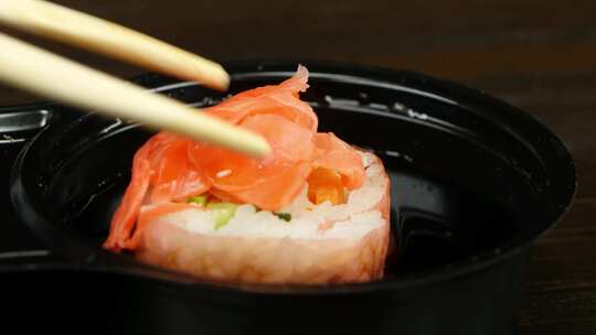特写吃日式料理寿司视频素材模板下载