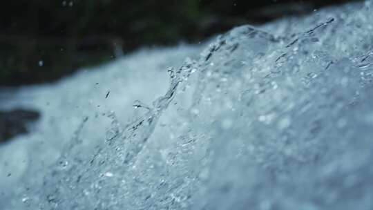 海南省大自然森林雨滴下雨河流山水农业风景