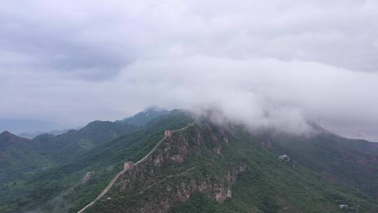 北京司马台长城夏季日出云海震撼景观