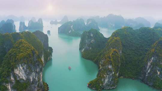 越南下龙湾鸟瞰：令人惊叹的海洋风光视频素材模板下载