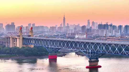航拍清晨南京长江大桥日出车流铁路紫峰视频素材模板下载