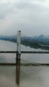 航拍湖南湘潭三桥竖屏