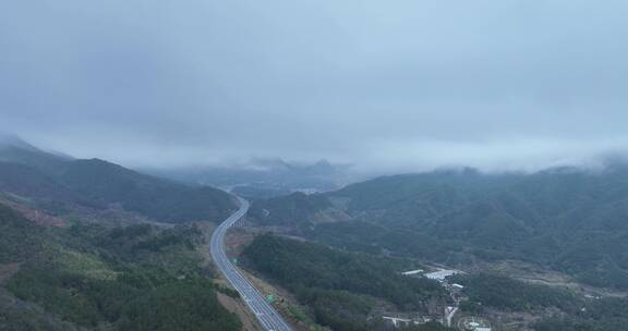 汕昆高速清远杨梅服务区乡村山景云雾航拍