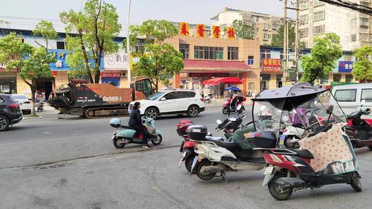 疫情解封商场门店商店人流