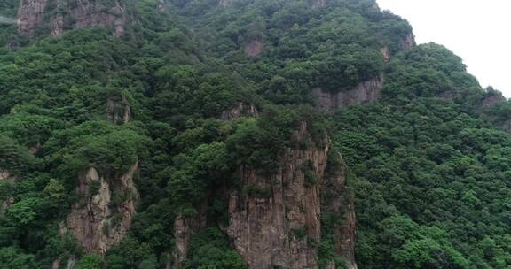 航拍绿水青山风景